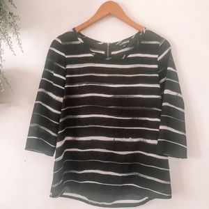 Three-quarter sleeve blouse